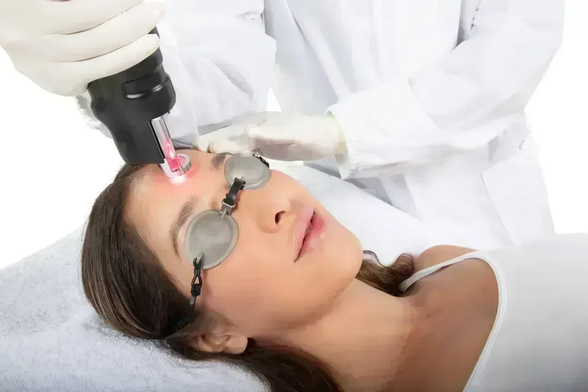 Laser kolagenowy RedTouch PRO – lifting wolumetryczny