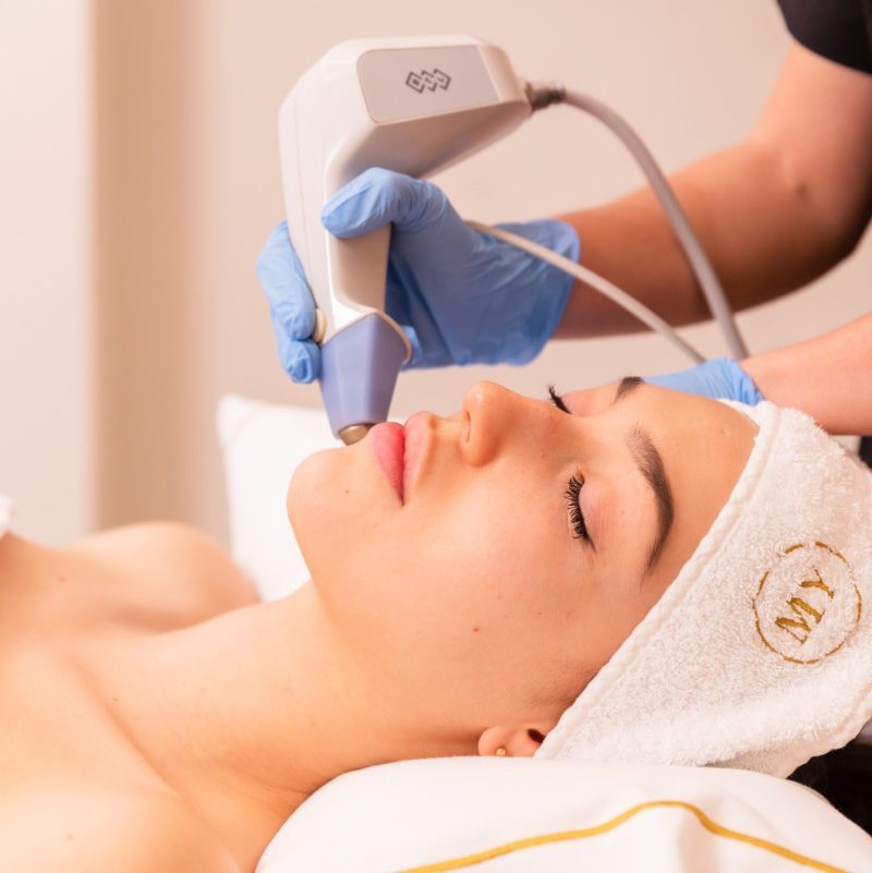 Termolifting twarzy Exilis Elite – fale radiowe i ultradźwięki