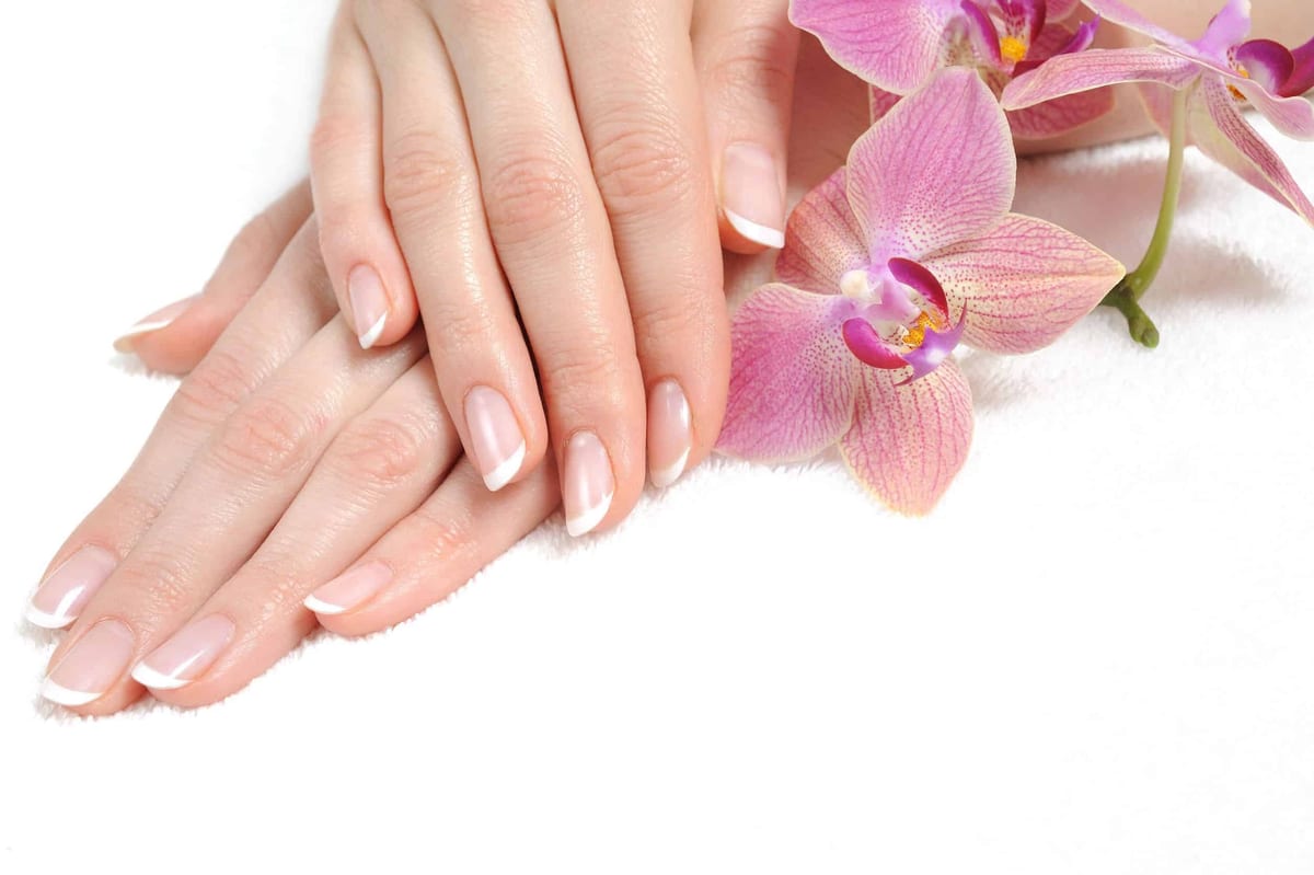 Pielęgnacja dłoni i paznokci – manicure terapeutyczny Gdańsk - Zabieg Medycyny Estetycznej dr Marcin Nowak